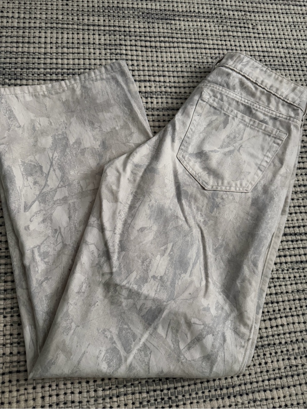 Hollister Low-Rise Baggy Camo Print Jeans Size 4R / 27 - Picture 6 of 6